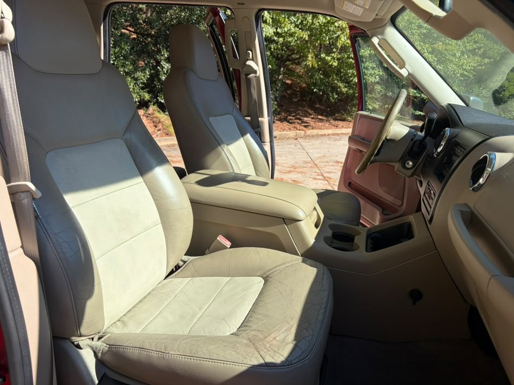2005 Ford Expedition Image 10