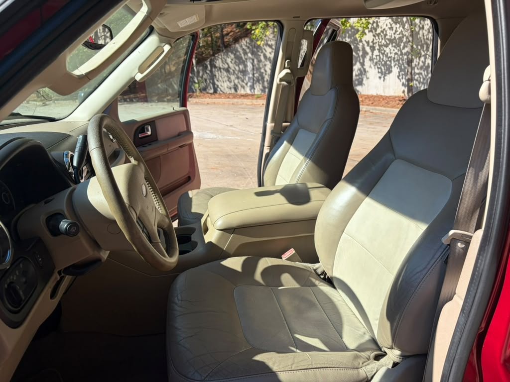 2005 Ford Expedition Image 14