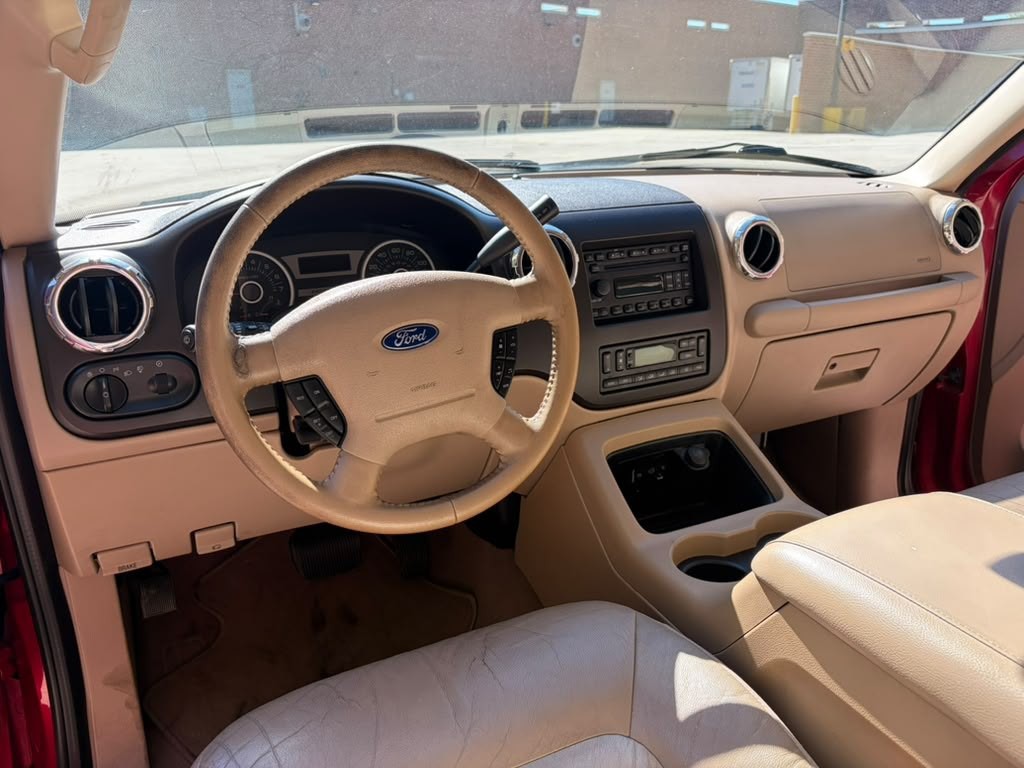 2005 Ford Expedition Image 17