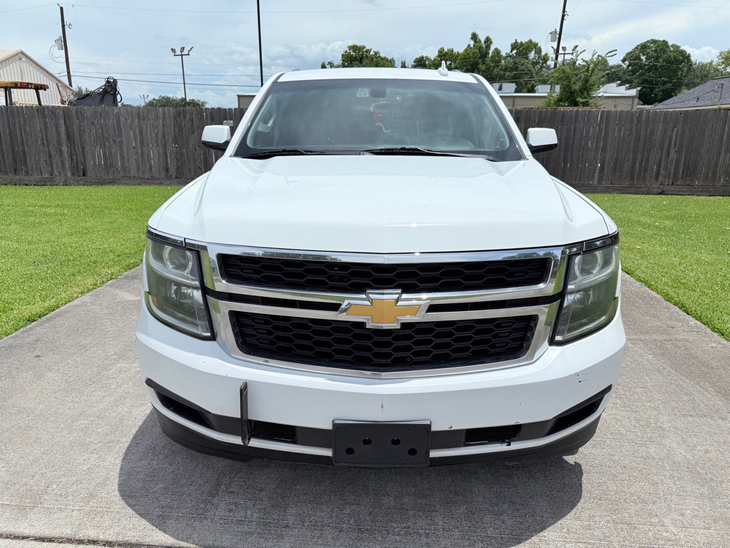 2018 Chevrolet Suburban Image 2