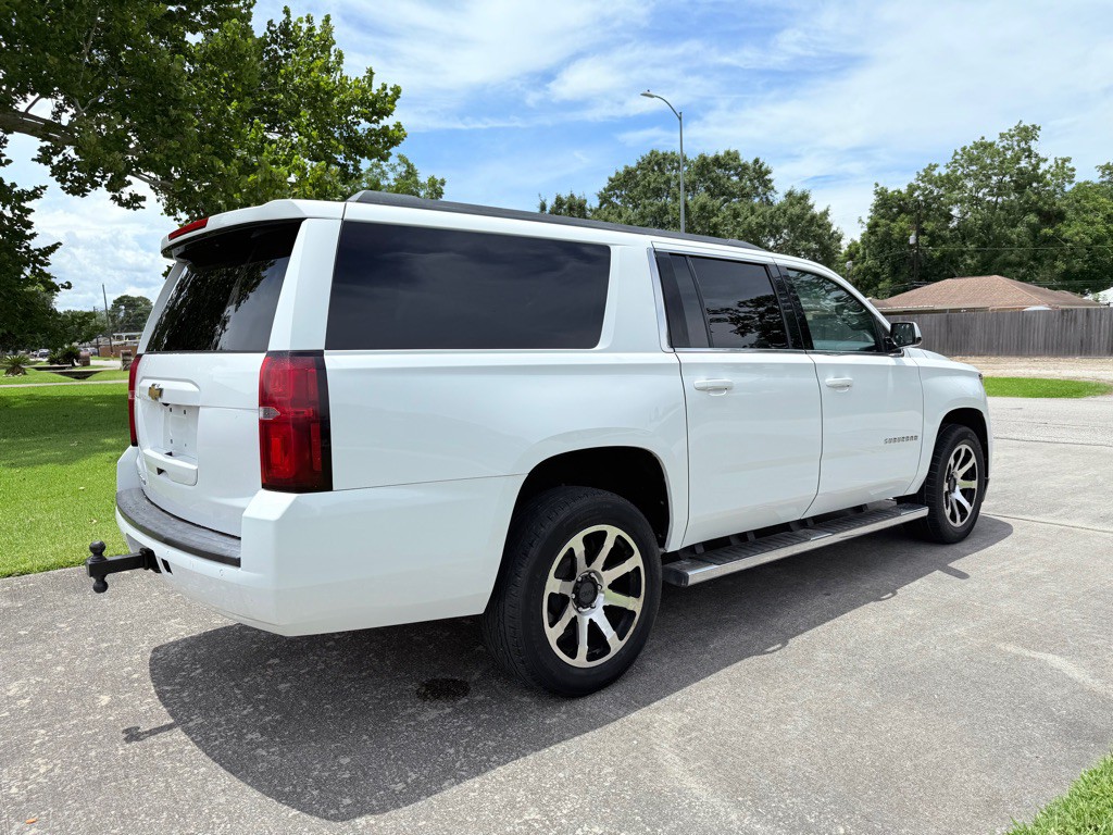2018 Chevrolet Suburban Image 5