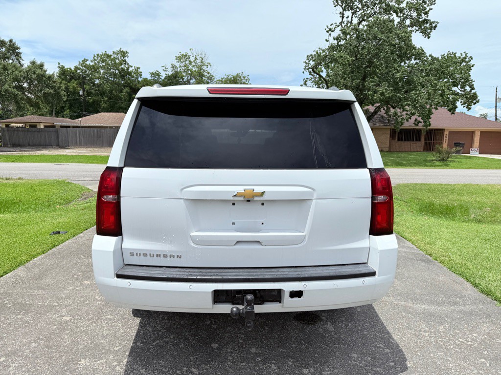 2018 Chevrolet Suburban Image 6