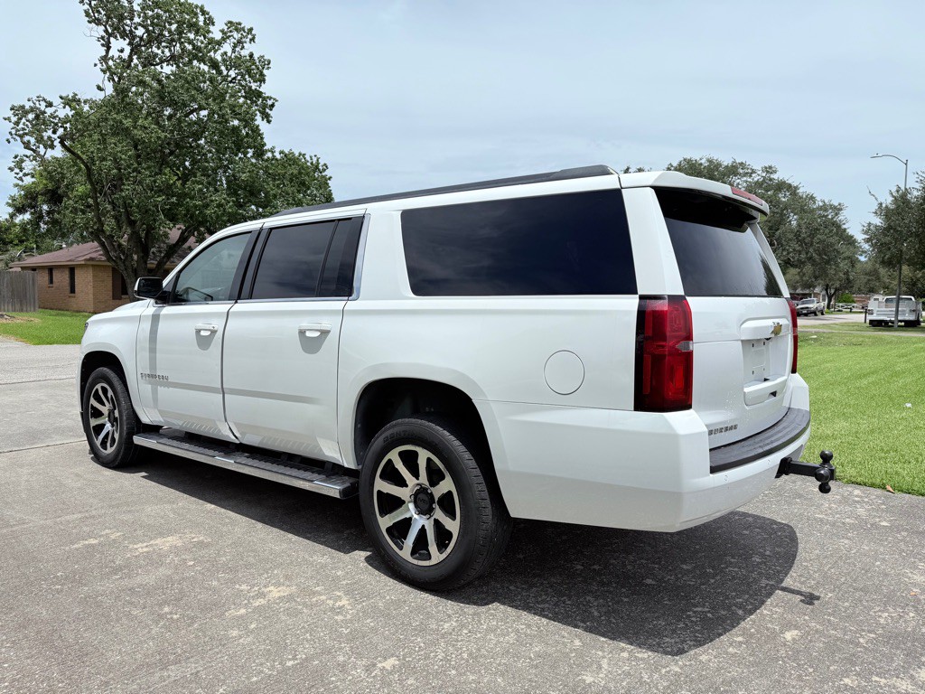 2018 Chevrolet Suburban Image 7