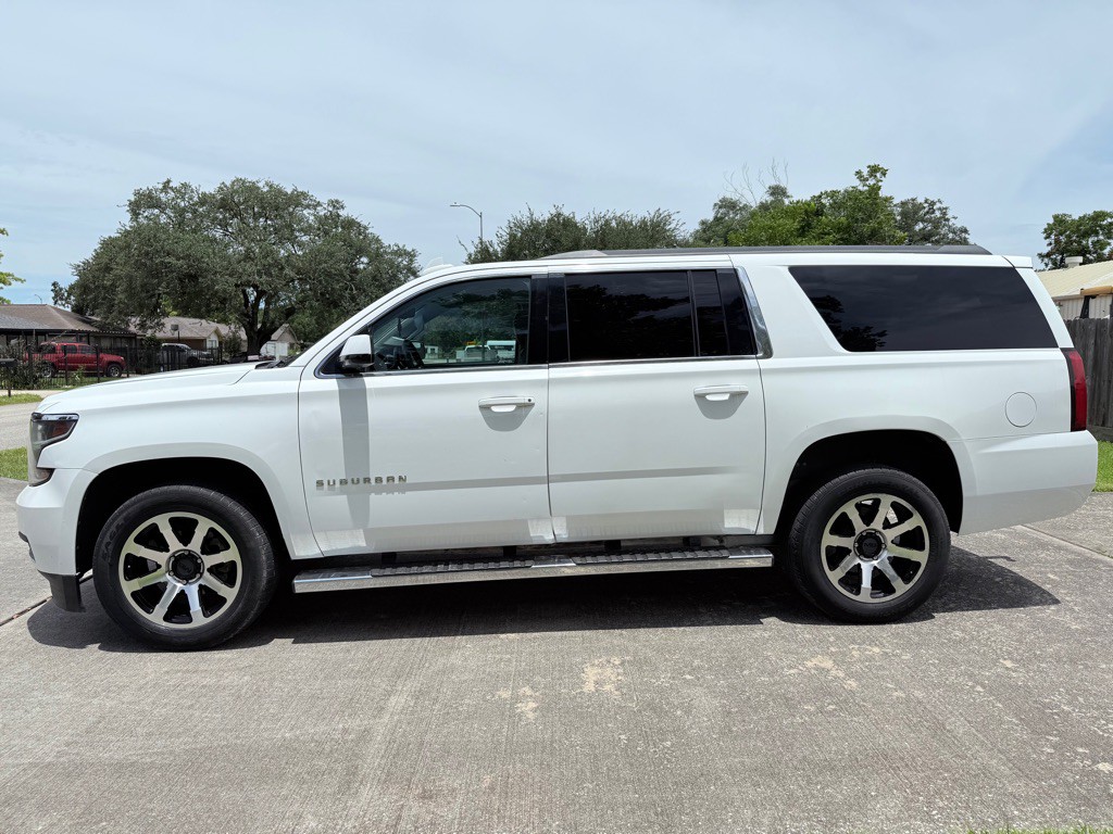 2018 Chevrolet Suburban Image 8