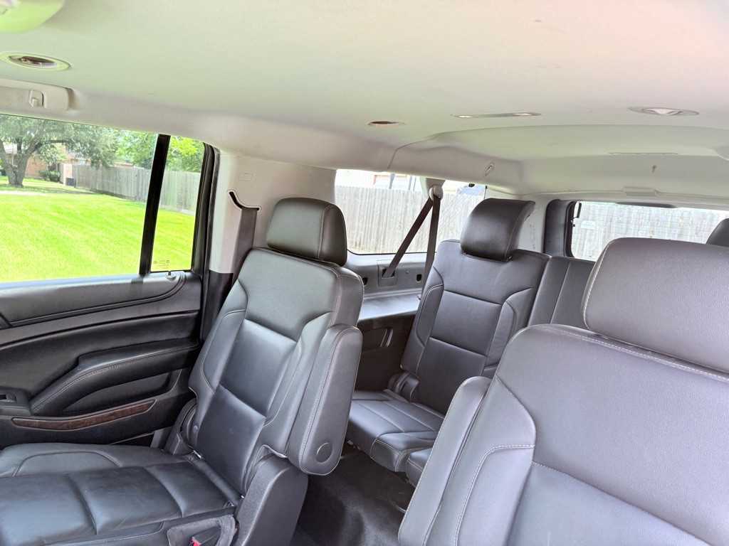 2018 Chevrolet Suburban Image 11