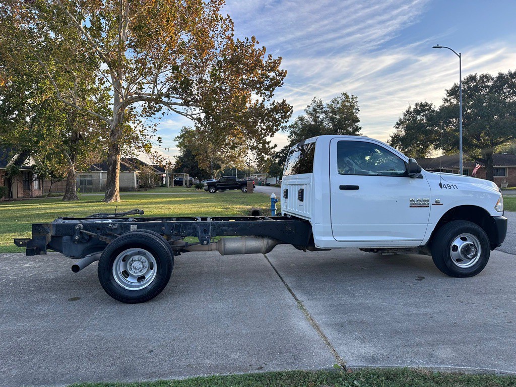 2015 RAM 3500 Image 11