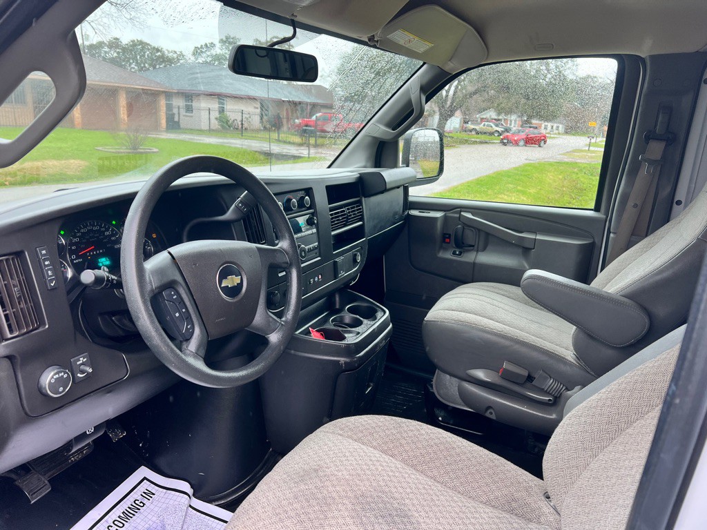 2021 Chevrolet Express Image 9