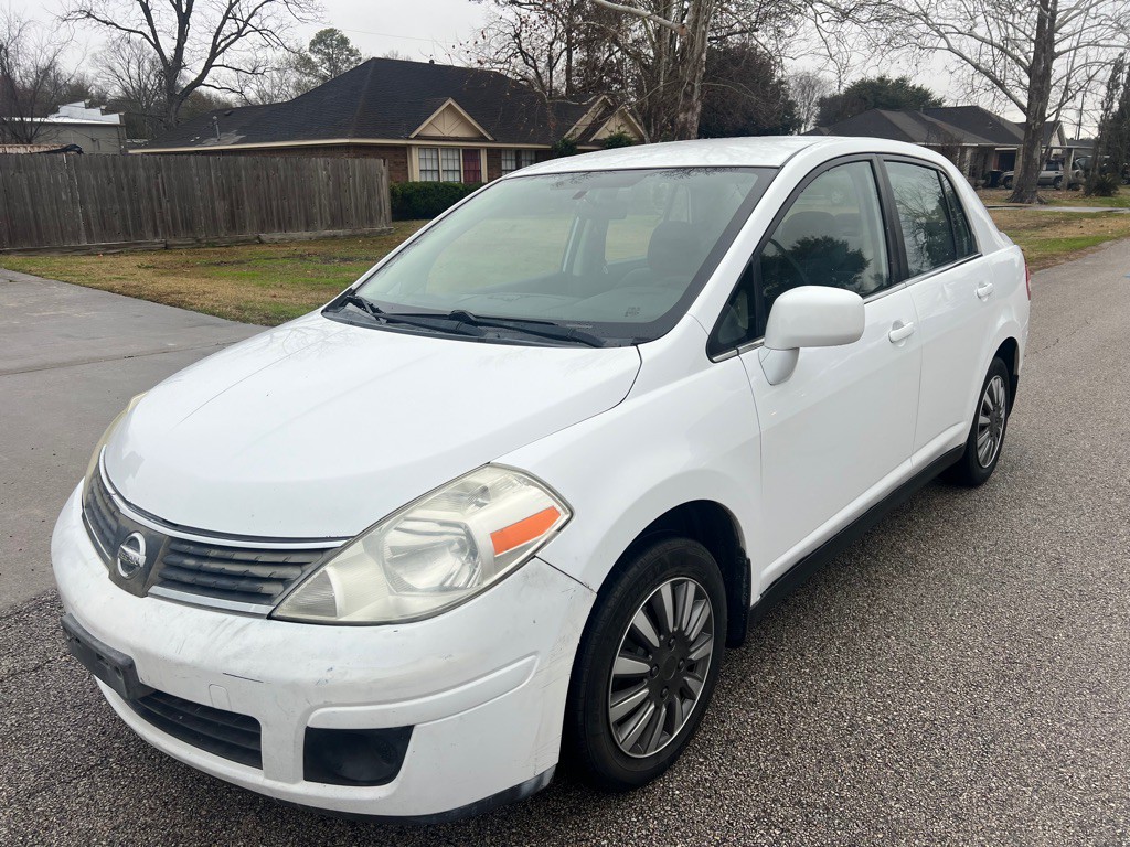 2008 Nissan Versa Image 1