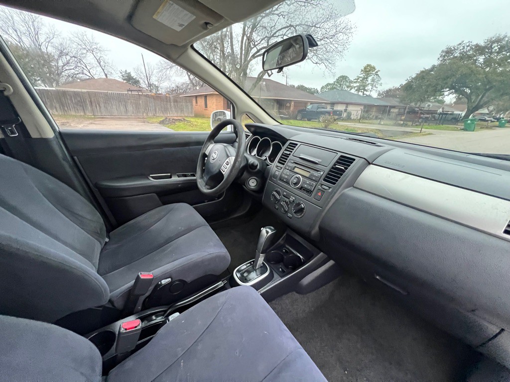2008 Nissan Versa Image 10