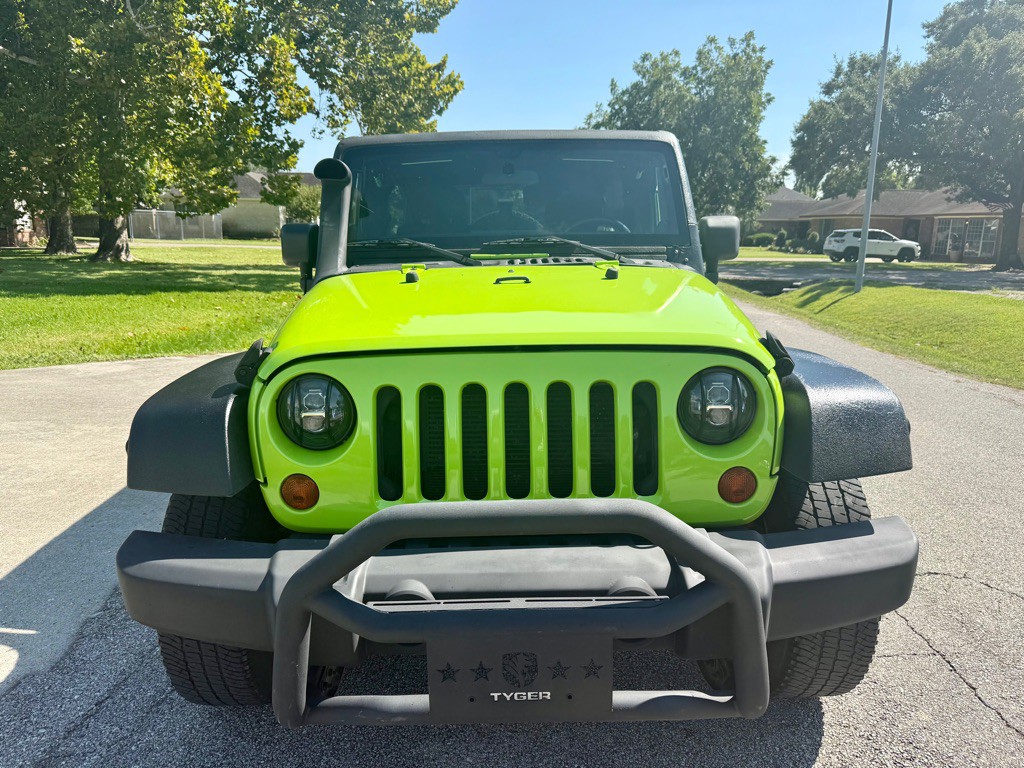 2012 Jeep Wrangler Unlimited Image 2