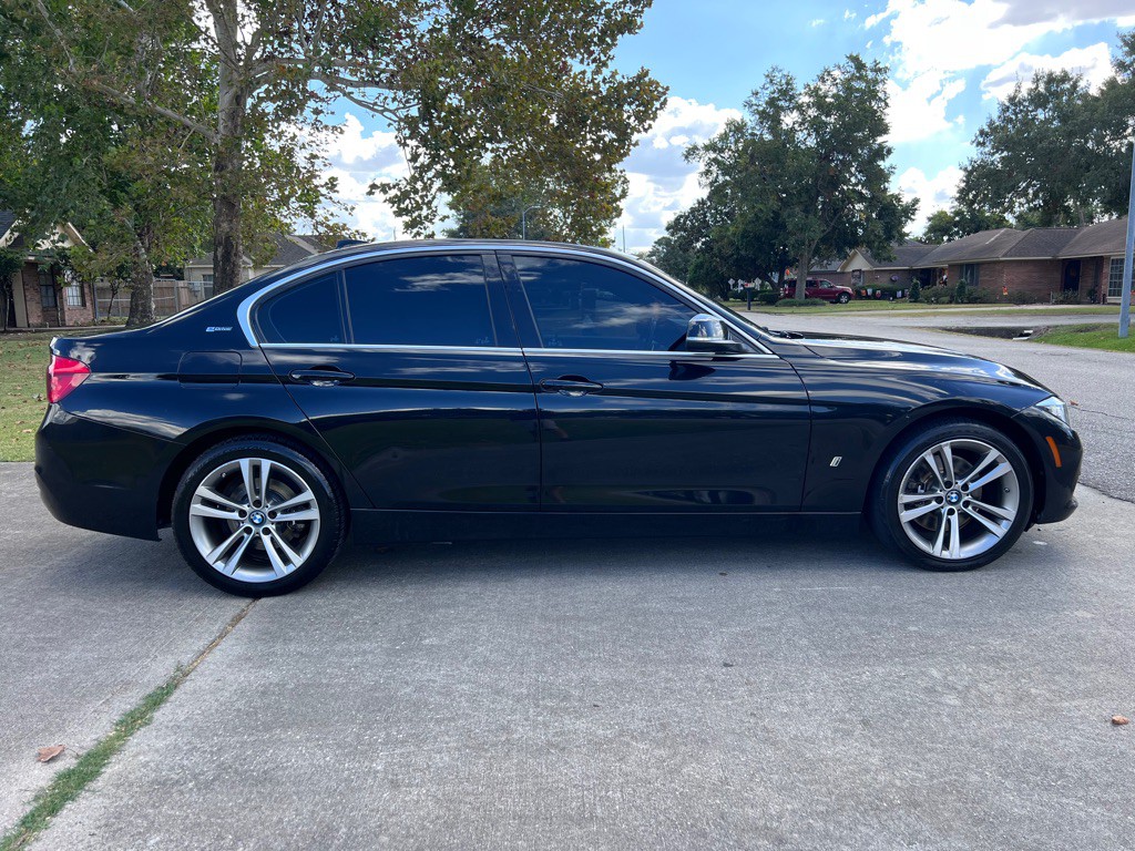 2017 BMW 3 Series Image 3