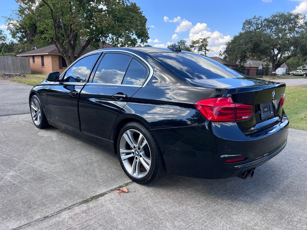 2017 BMW 3 Series Image 6
