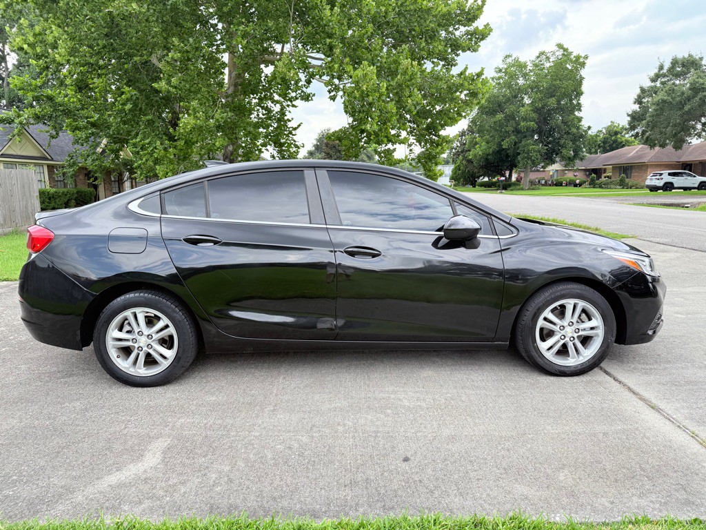 2017 Chevrolet Cruze Image 4