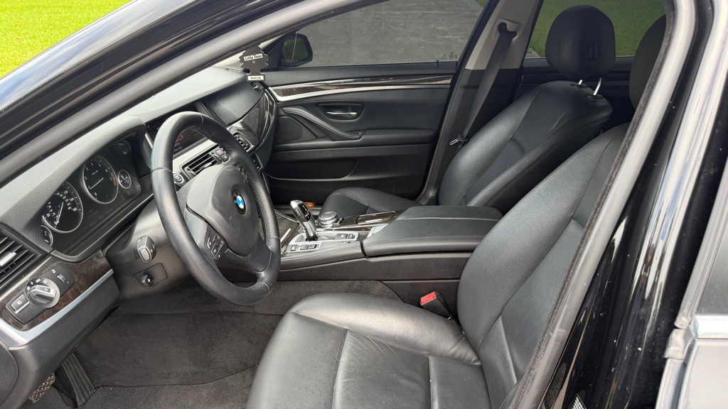 2015 BMW 5 Series Image 9