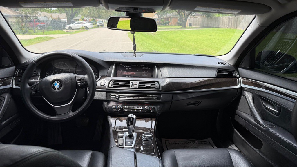 2015 BMW 5 Series Image 11