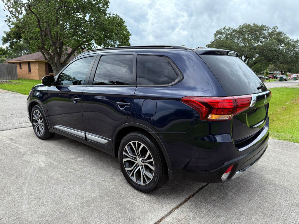 2016 Mitsubishi Outlander Image 5