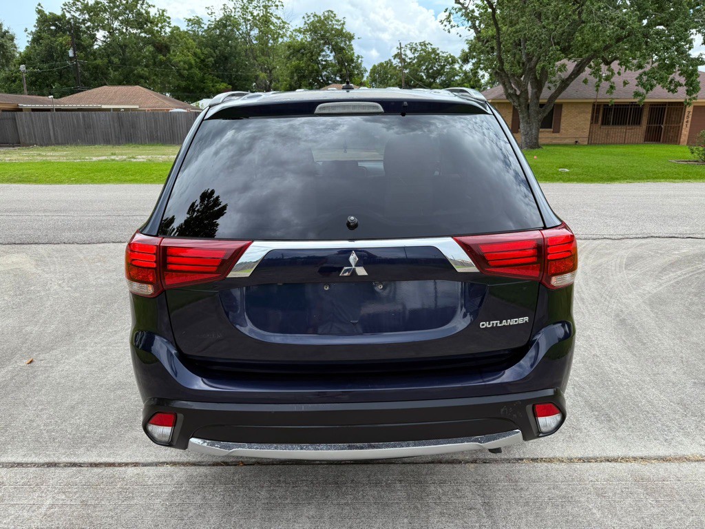 2016 Mitsubishi Outlander Image 6