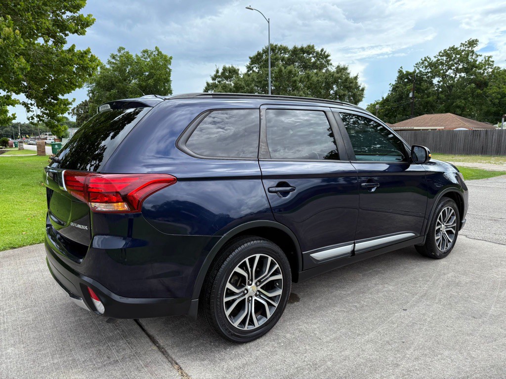 2016 Mitsubishi Outlander Image 7
