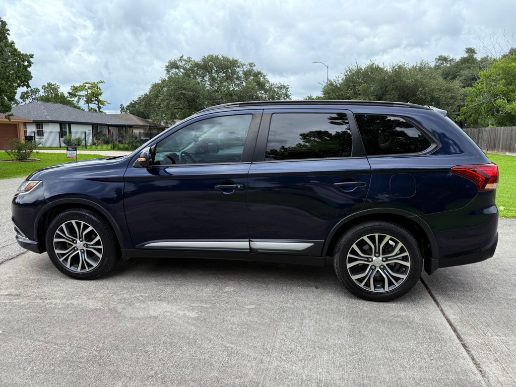 2016 Mitsubishi Outlander Image 8