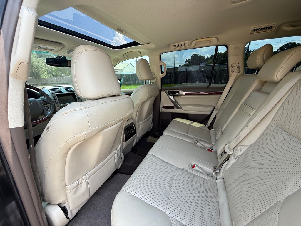 2013 Lexus GX Image 10