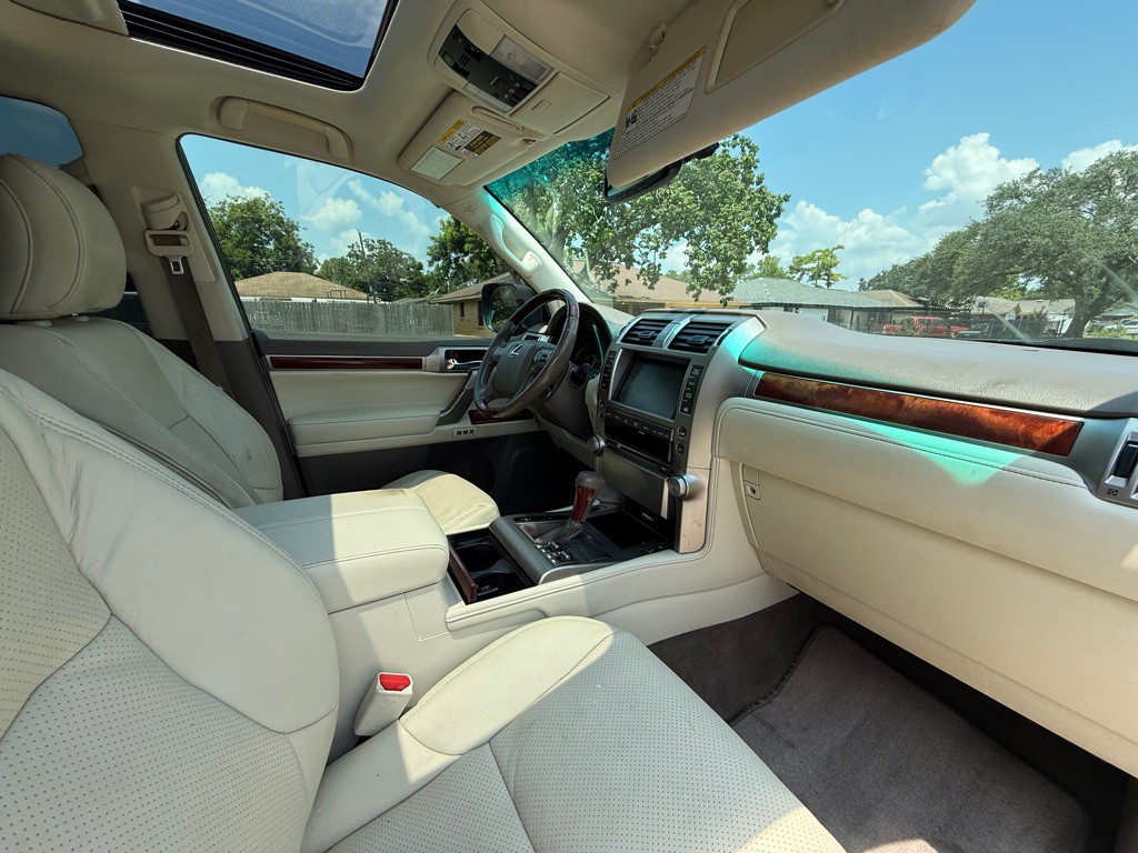 2013 Lexus GX Image 12