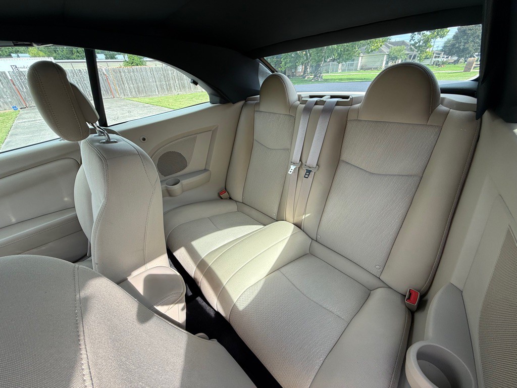 2013 Chrysler 200 Image 8
