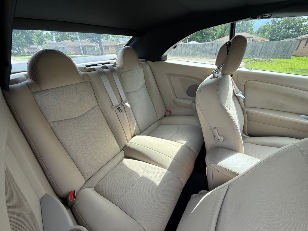 2013 Chrysler 200 Image 10