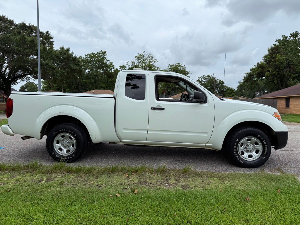 2017 Nissan Frontier Image 4
