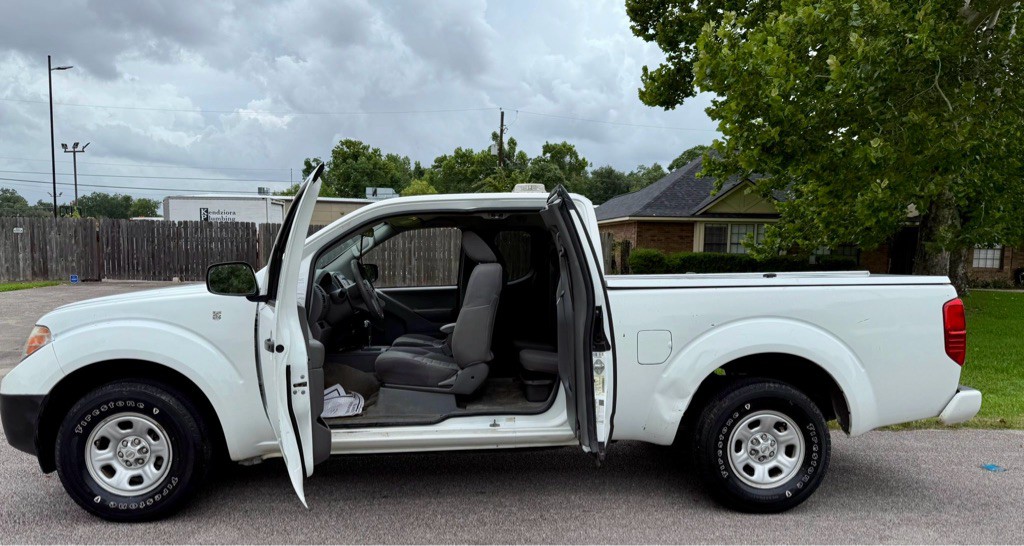 2017 Nissan Frontier Image 10