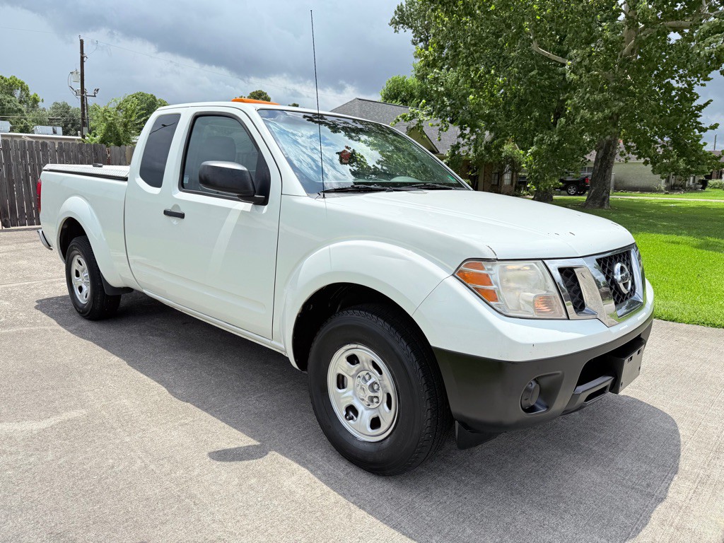 2015 Nissan Frontier Image 3