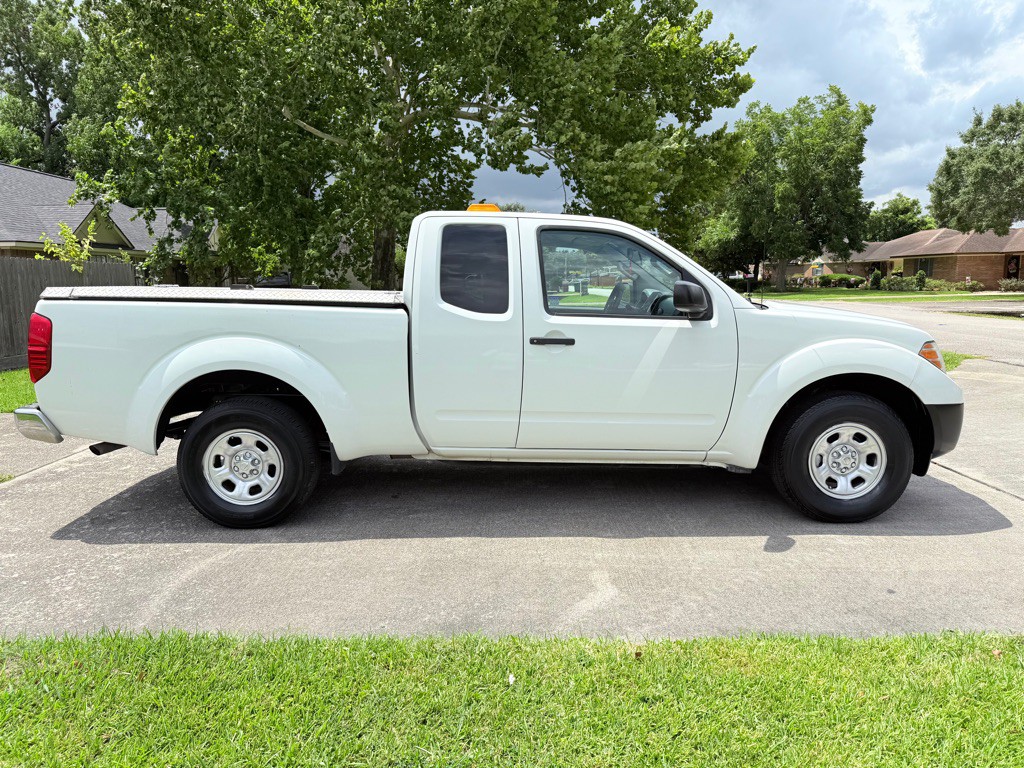 2015 Nissan Frontier Image 4