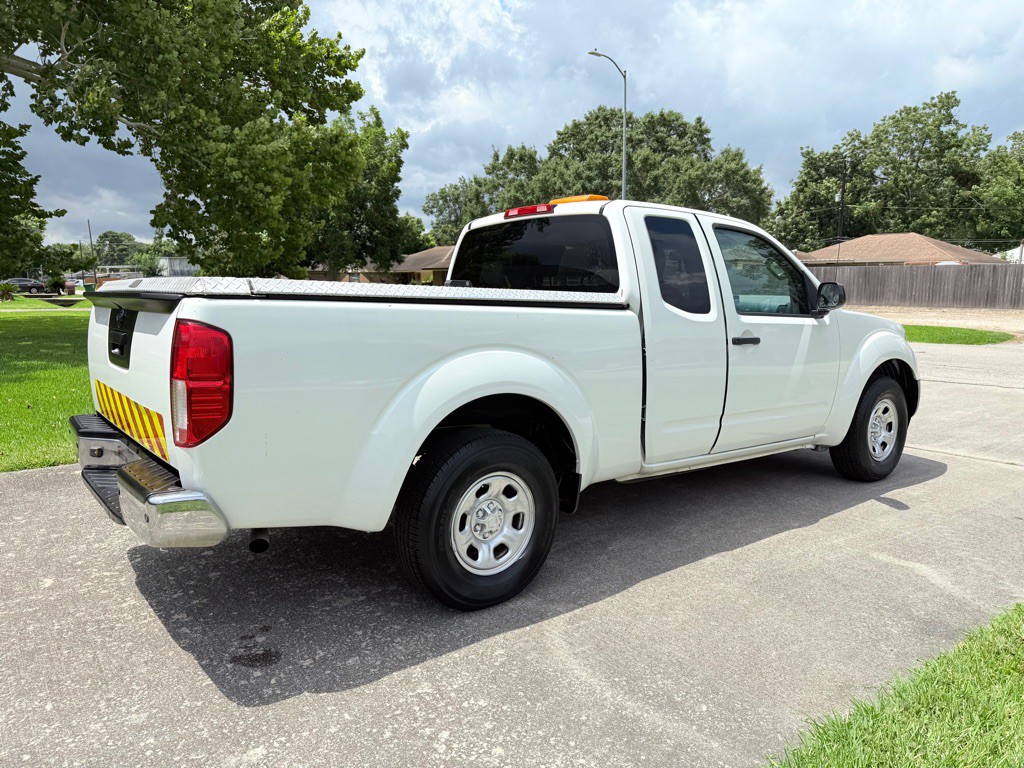 2015 Nissan Frontier Image 5