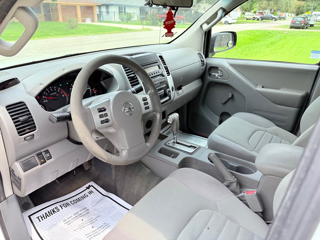 2015 Nissan Frontier Image 9