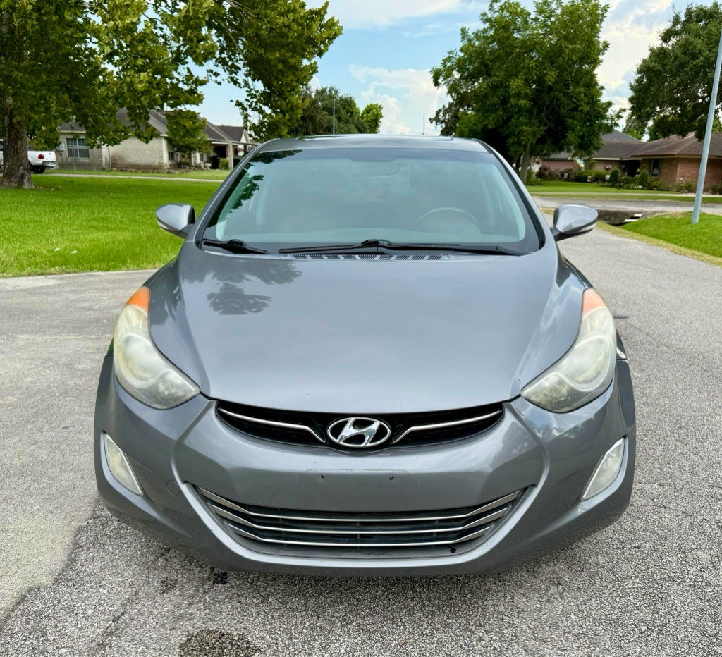 2013 Hyundai Elantra Image 2