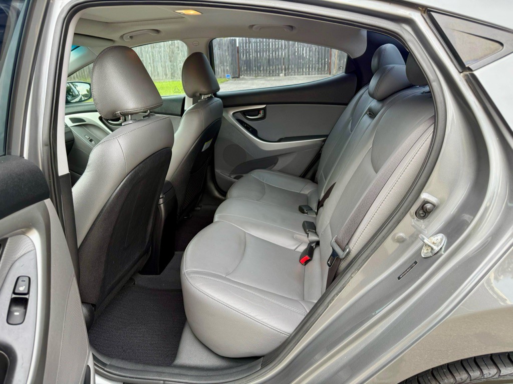 2013 Hyundai Elantra Image 9