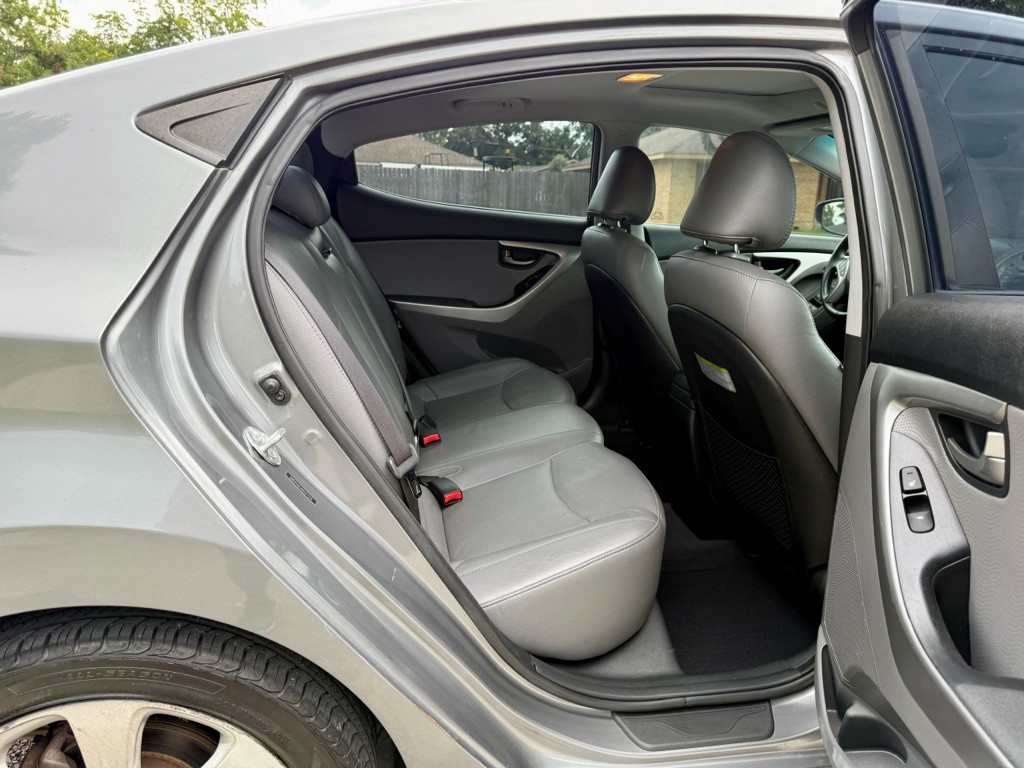 2013 Hyundai Elantra Image 11