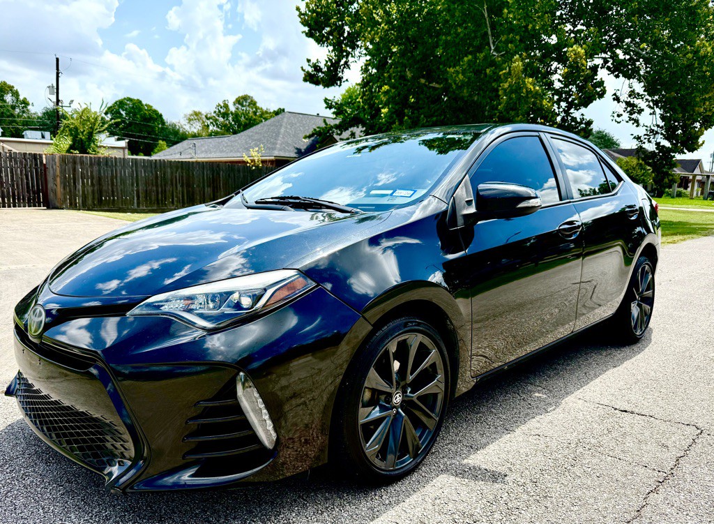 2017 Toyota Corolla Image 1