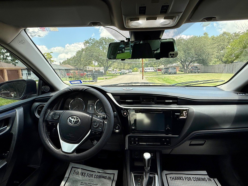 2017 Toyota Corolla Image 12