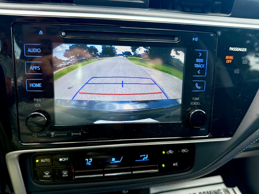 2017 Toyota Corolla Image 13