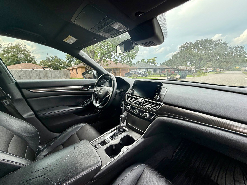 2018 Honda Accord Image 12