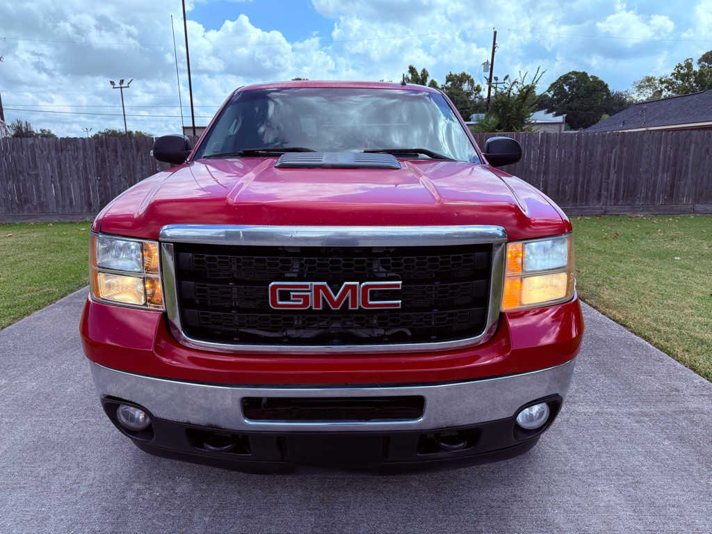2011 GMC Sierra Image 2
