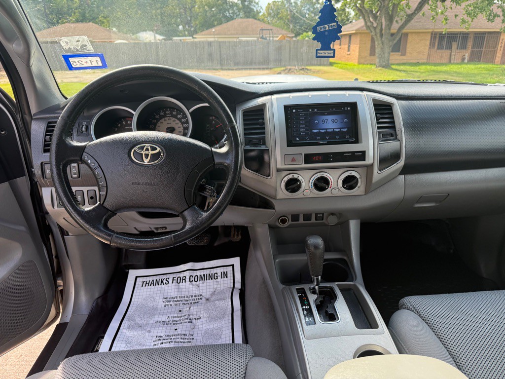 2010 Toyota Tacoma Image 11