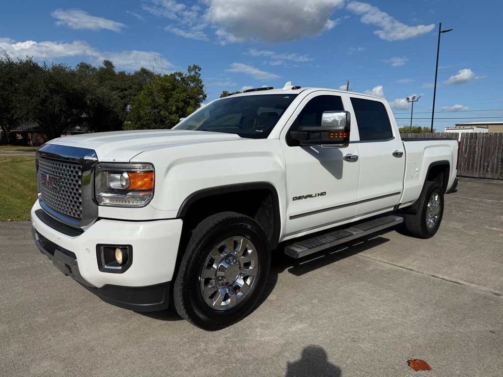 2016 GMC Sierra Image 1