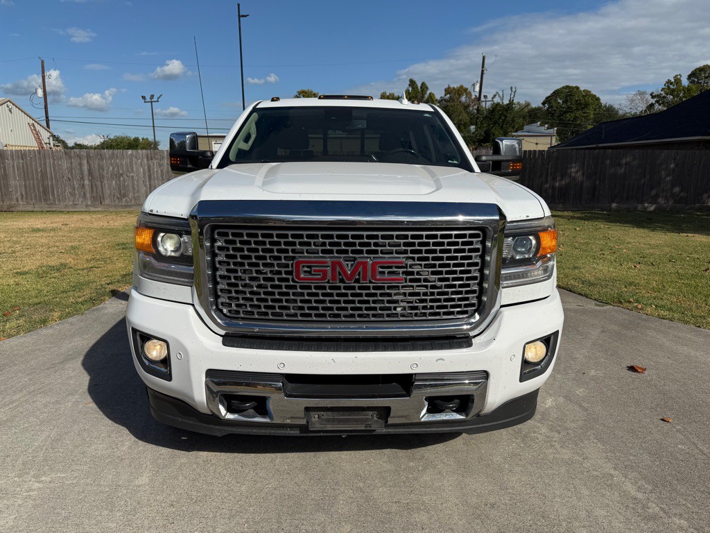 2016 GMC Sierra Image 2