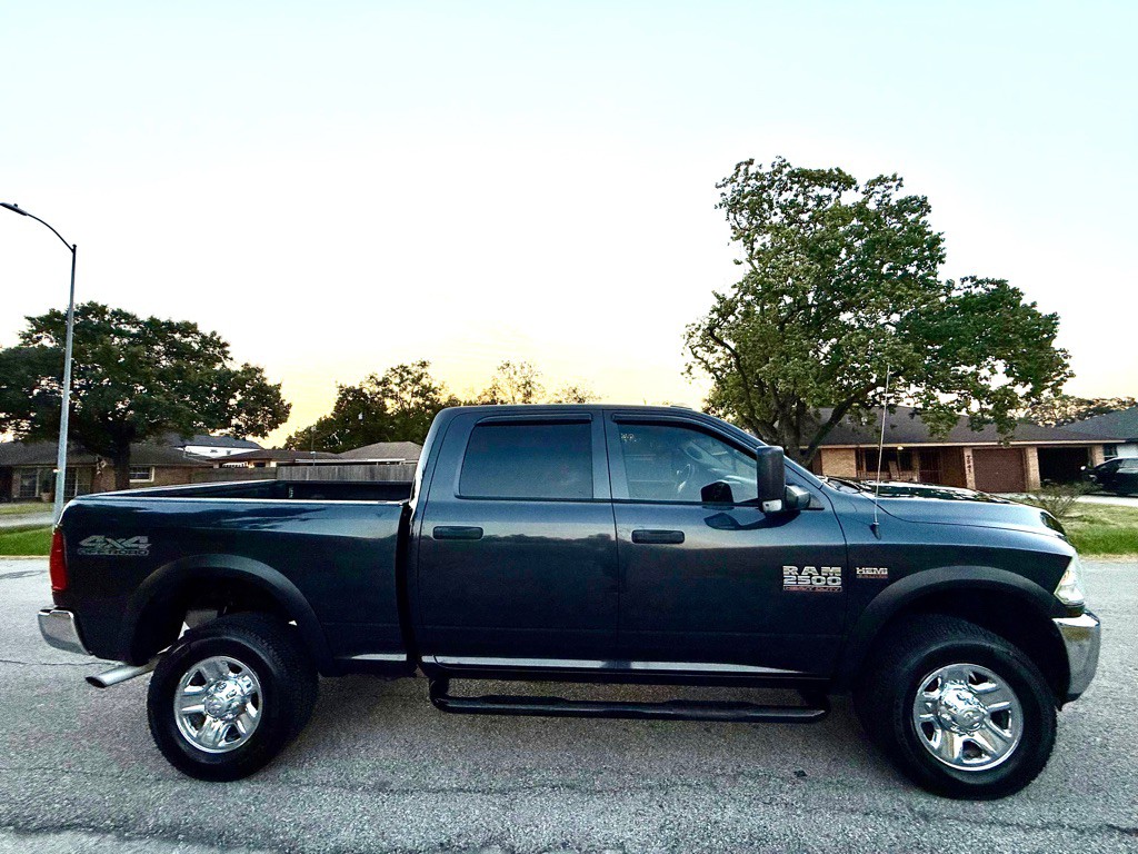 2017 RAM 2500 Image 4