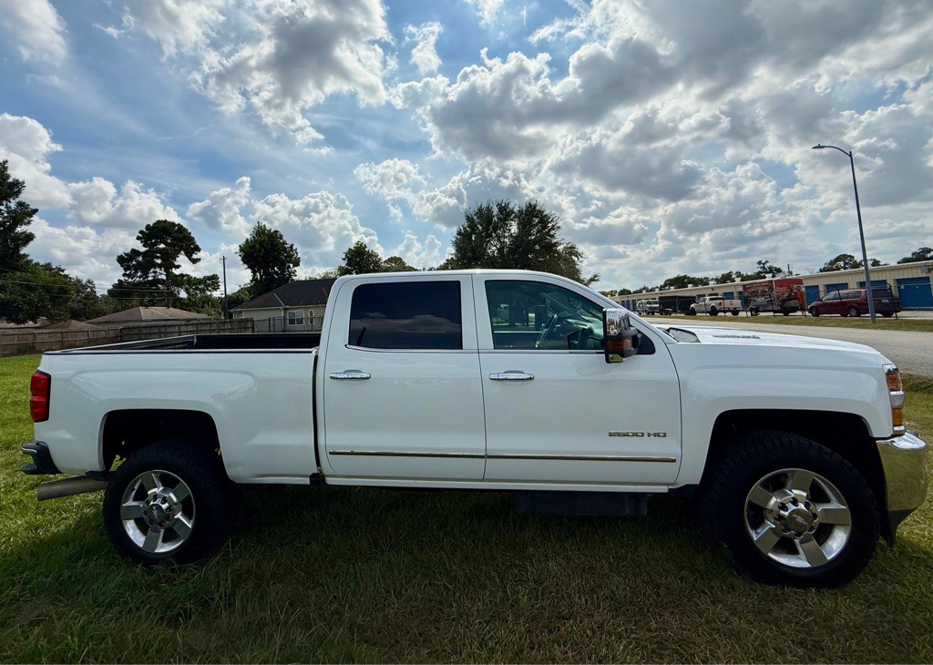 2016 Chevrolet Silverado 1500 Image 2