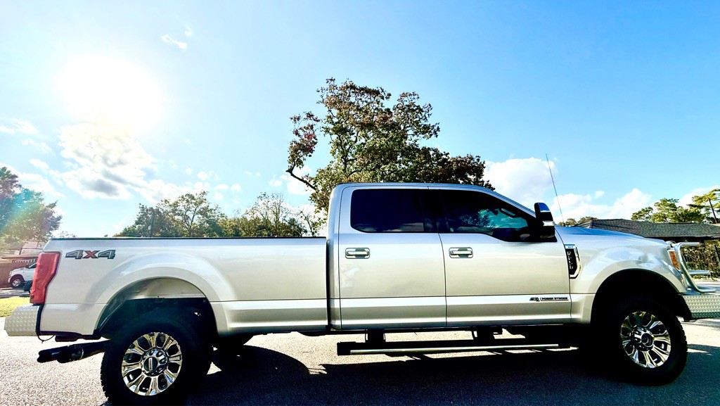 2017 Ford F-250 Image 1