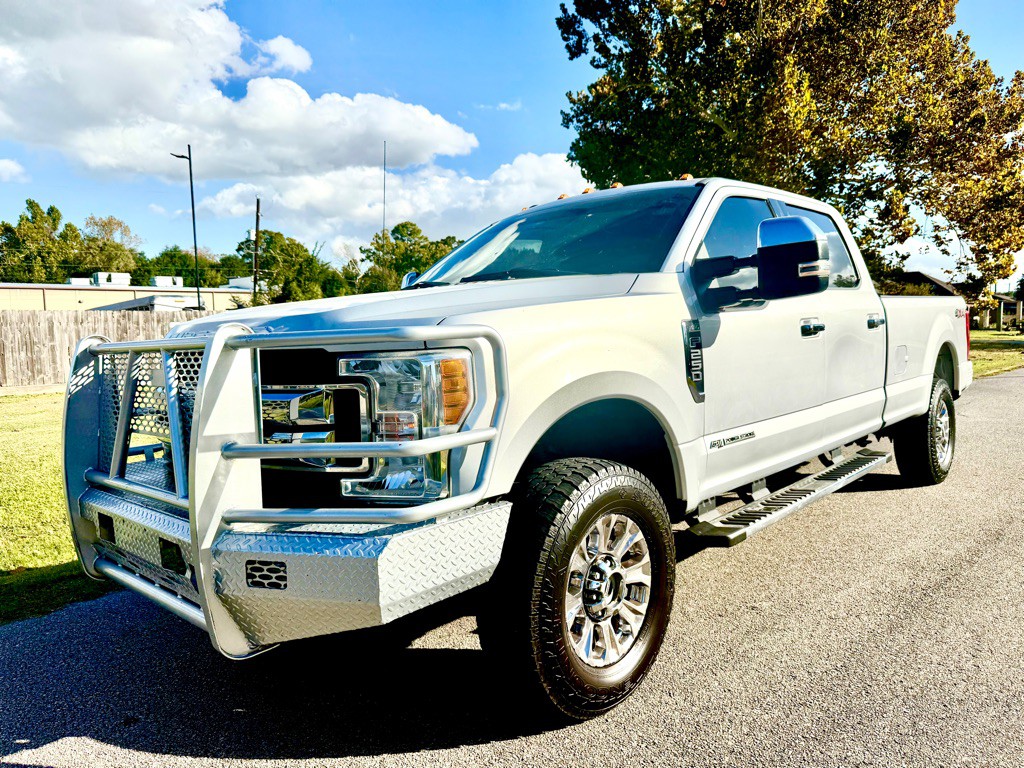2017 Ford F-250 Image 2