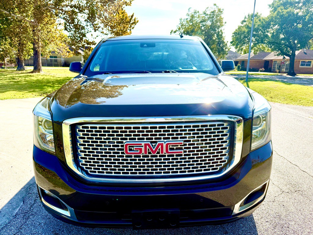 2015 GMC Yukon Image 2
