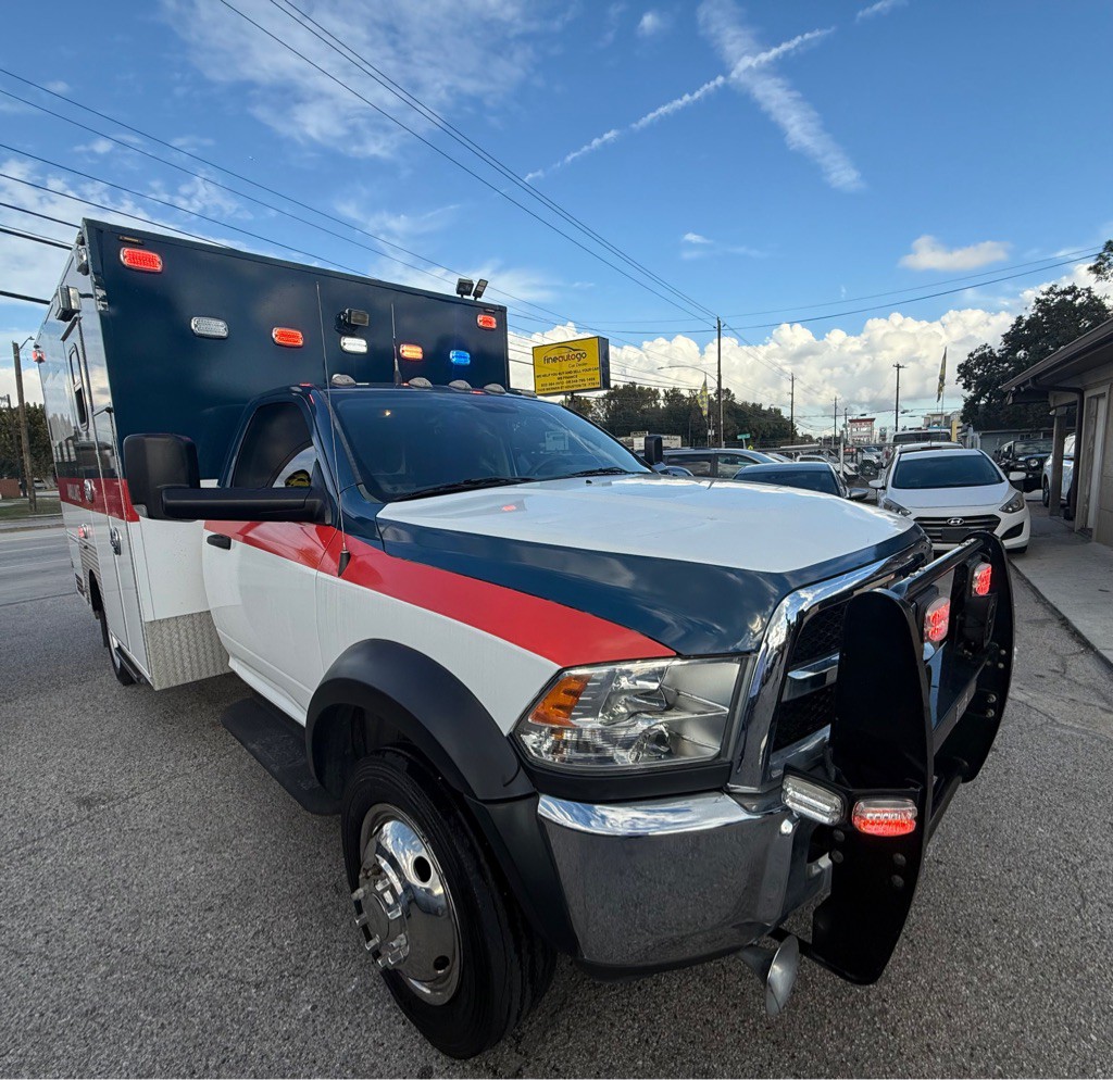 2016 RAM 4500 Image 3